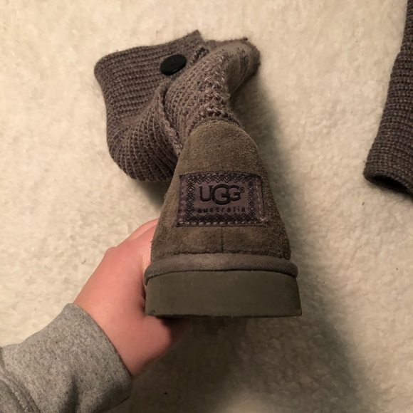 Gray Knit Uggs - Picture 4 of 6